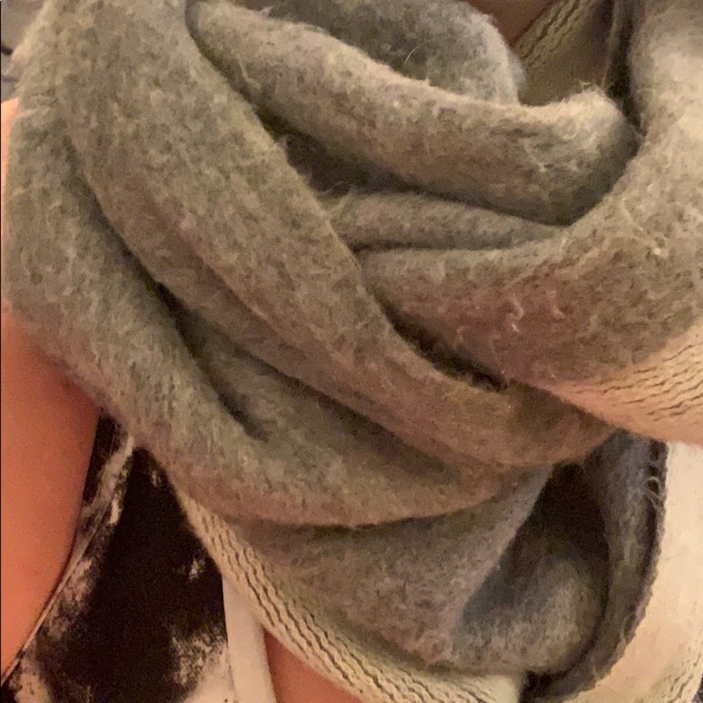 Two-Tone Roots Infinity Scarf - Picture 2 of 4